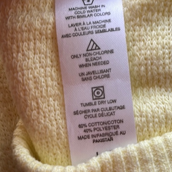 Yellow Crewneck Sweater Size Large - Picture 6 of 6